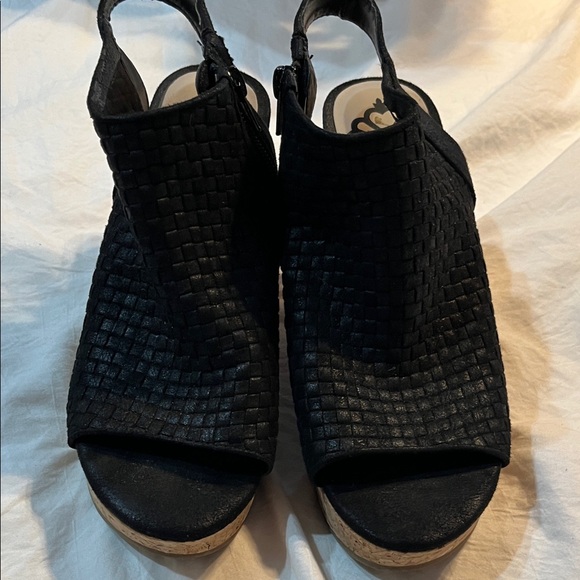 Fergalicious Black Women's Heels - Picture 5 of 5